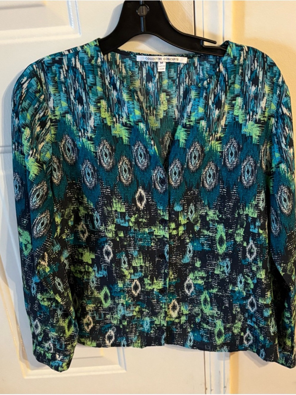 2 PCs. Tops Gap & Collective Concepts Teal Aqua & Lime Abstract V-Neck Top